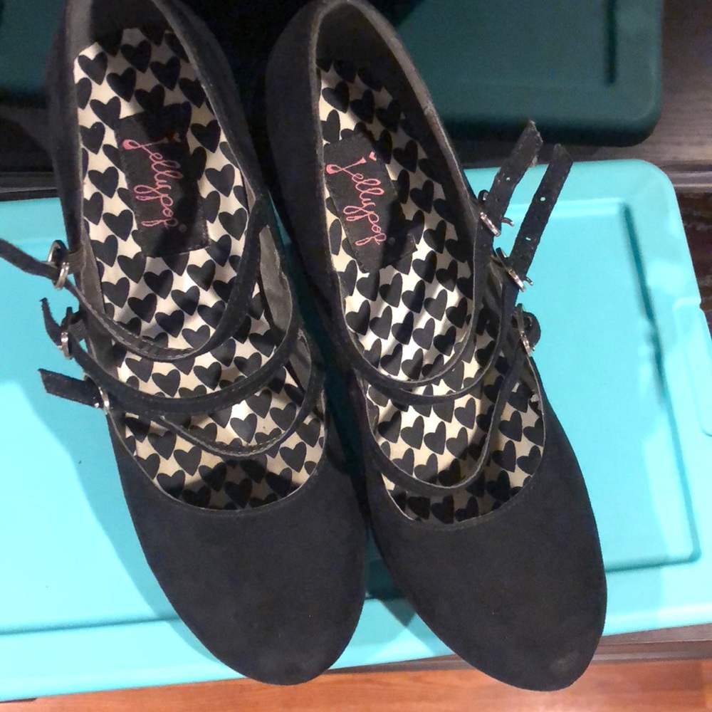 Shoes - Picture 7 of 7
